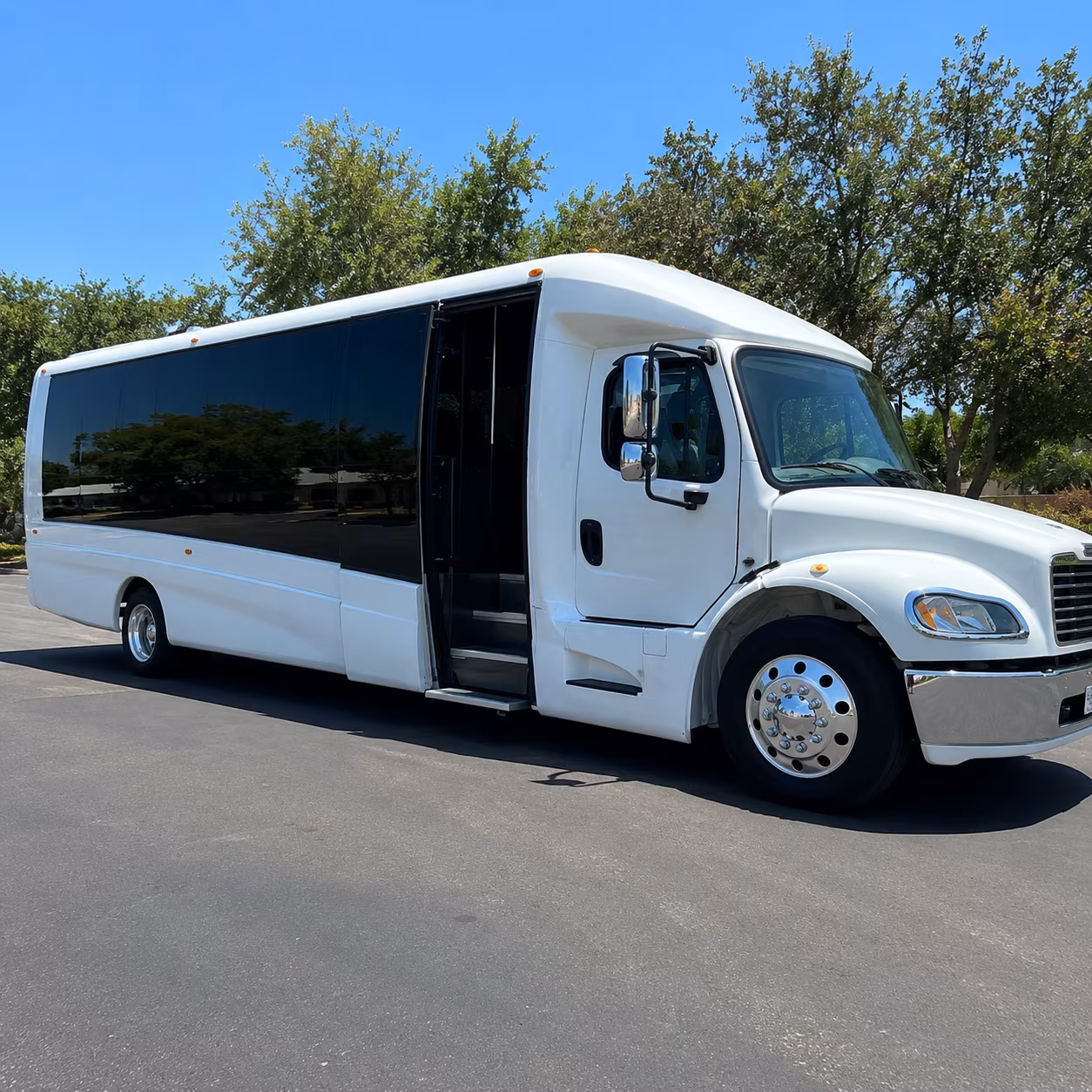 corporate airport transfer buses between palo alto and sfo sjc and oak