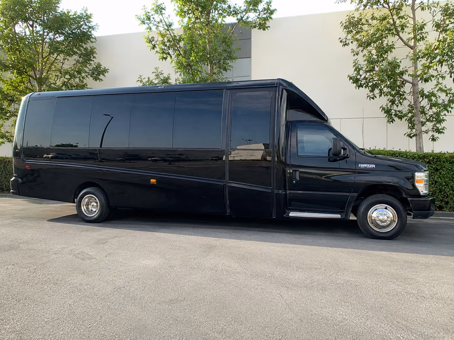 minibus and sprinter van rentals for smaller airport groups in palo alto