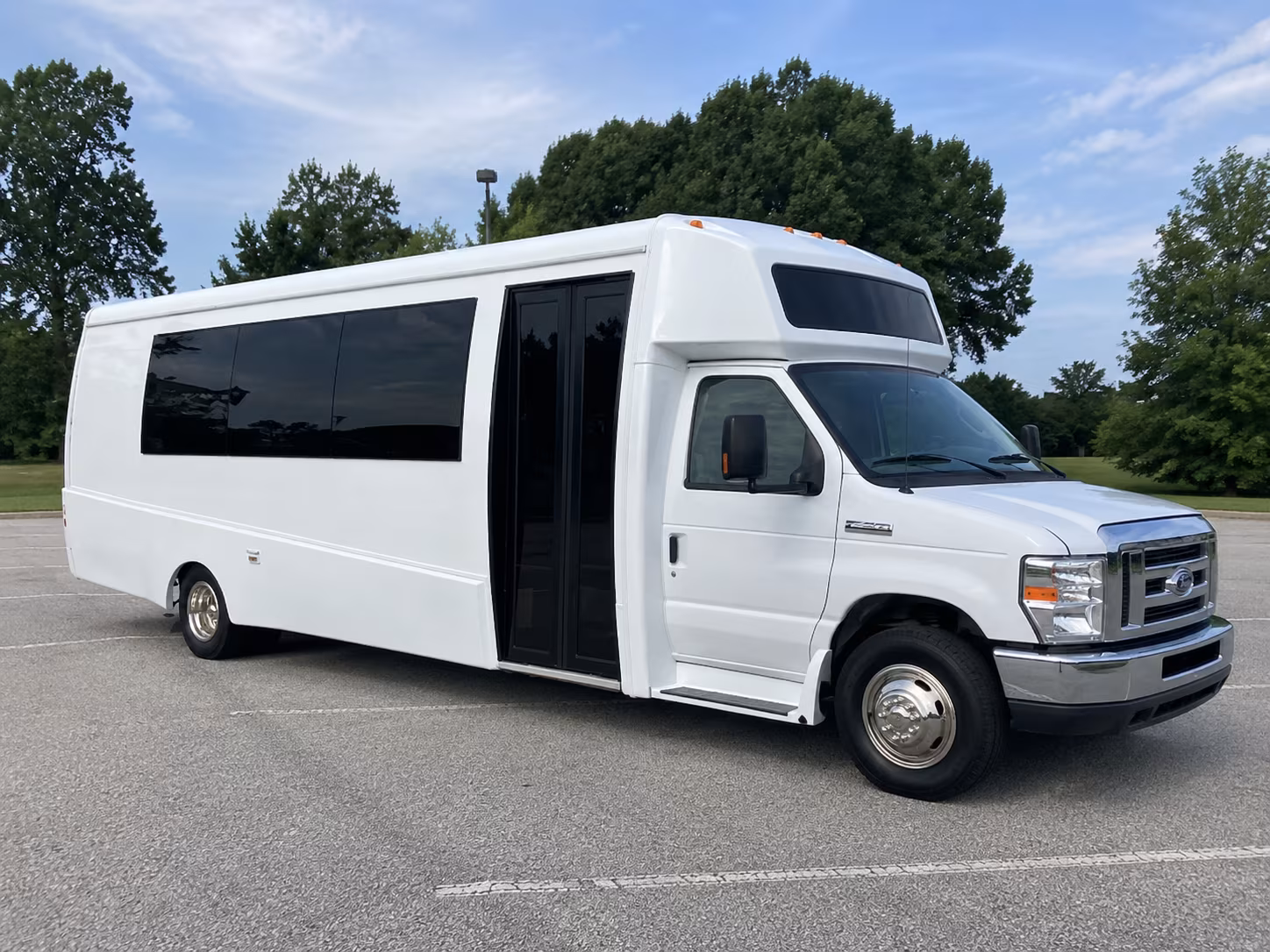 palo alto 18 passenger party bus
