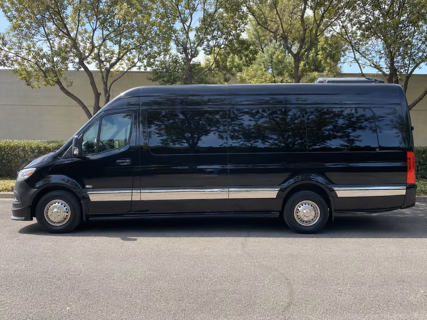 palo alto long distance transportation onboard seating